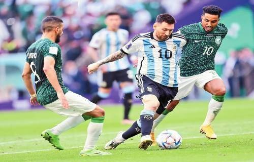 近藤健介将接受腰部手术确定抹消 栗原陵矢有望5月左右重返一军｜日职